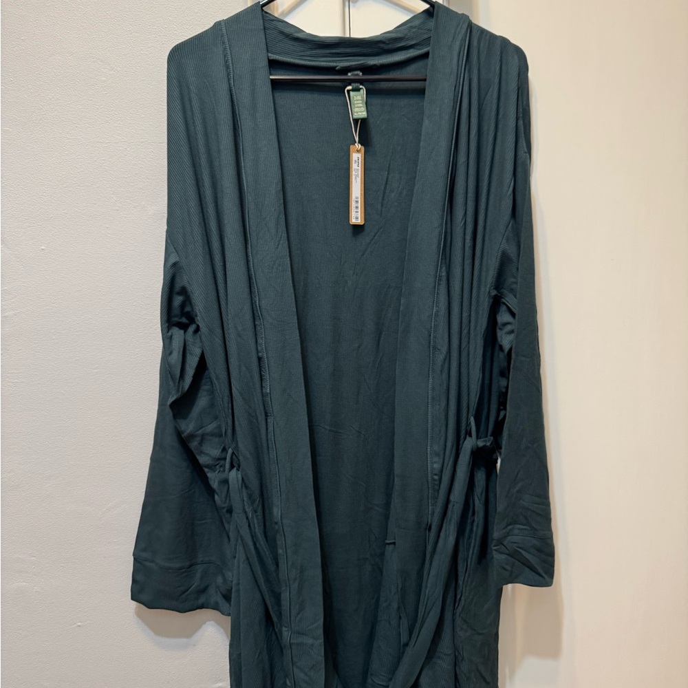 Skims soft lounge short robe in Cypress